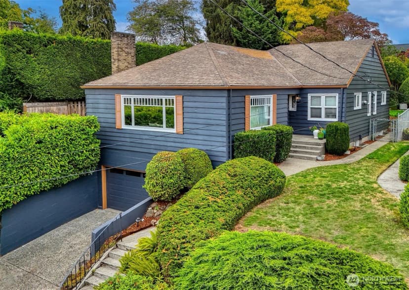 Property photo for 916 Harvard Avenue E, Seattle