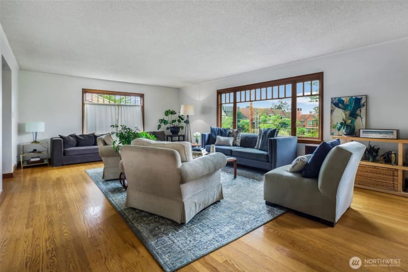 Property photo for 916 Harvard Avenue E, Seattle photo 6