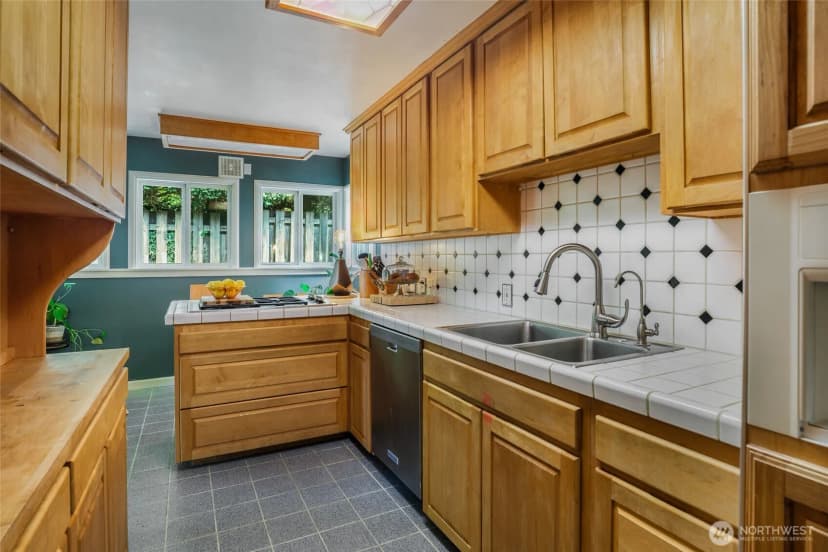 Property photo for 916 Harvard Avenue E, Seattle photo 11