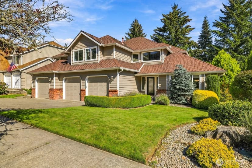 Property photo for 4407 Country Club Drive Ne, Tacoma photo 2