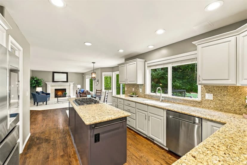 Property photo for 4407 Country Club Drive Ne, Tacoma photo 13