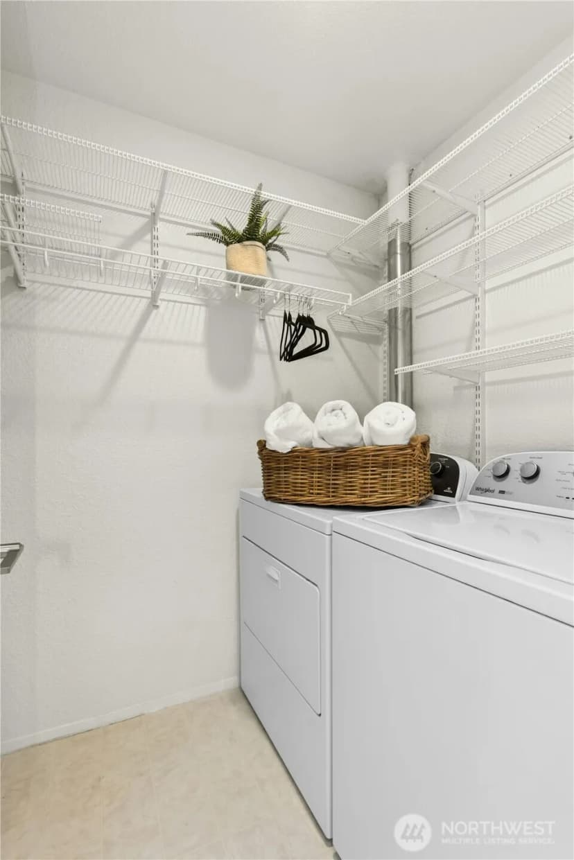 Property photo for 6 Lake Bellevue Drive #209, Bellevue photo 28