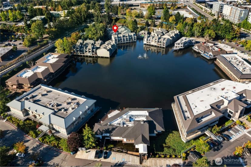 Property photo for 6 Lake Bellevue Drive #209, Bellevue