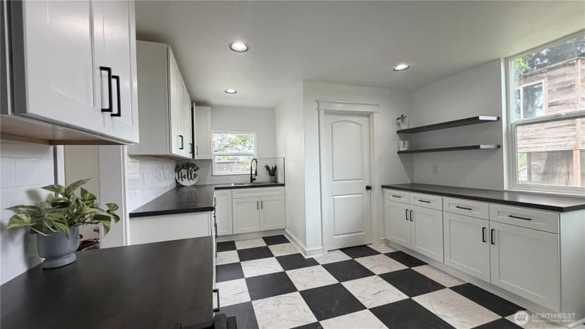 Property photo for 6512 Pacific Avenue, Tacoma photo 12