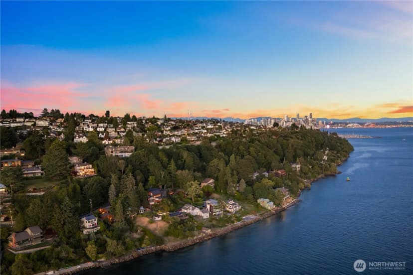 Property photo for 2555 Magnolia Boulevard W, Seattle photo 30