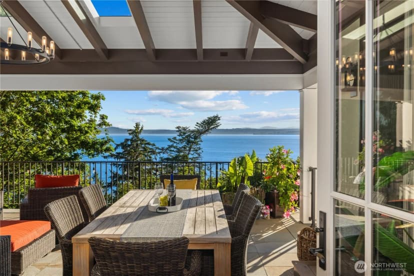 Property photo for 2555 Magnolia Boulevard W, Seattle photo 11