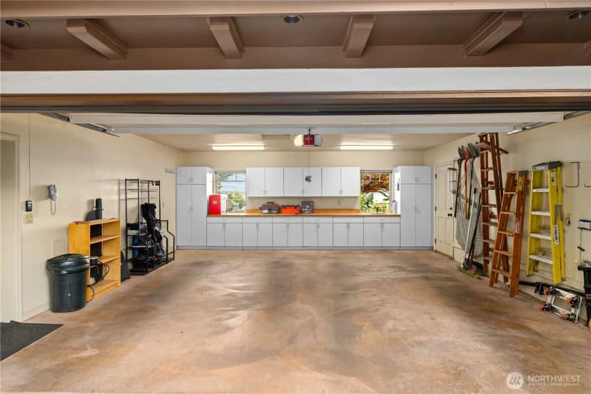 Property photo for 2555 Magnolia Boulevard W, Seattle photo 27