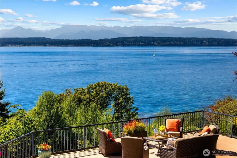 Property photo for 2555 Magnolia Boulevard W, Seattle photo 28