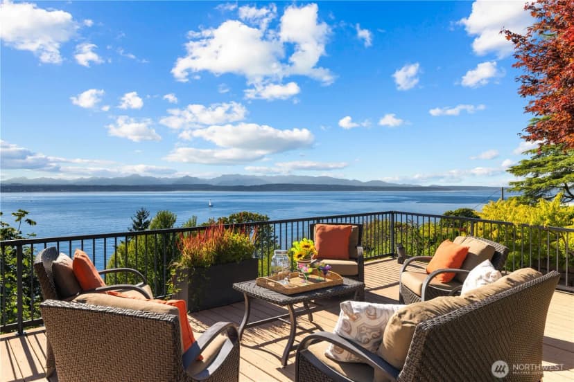 Property photo for 2555 Magnolia Boulevard W, Seattle photo 25