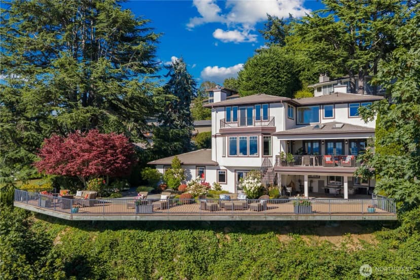 Property photo for 2555 Magnolia Boulevard W, Seattle photo 29