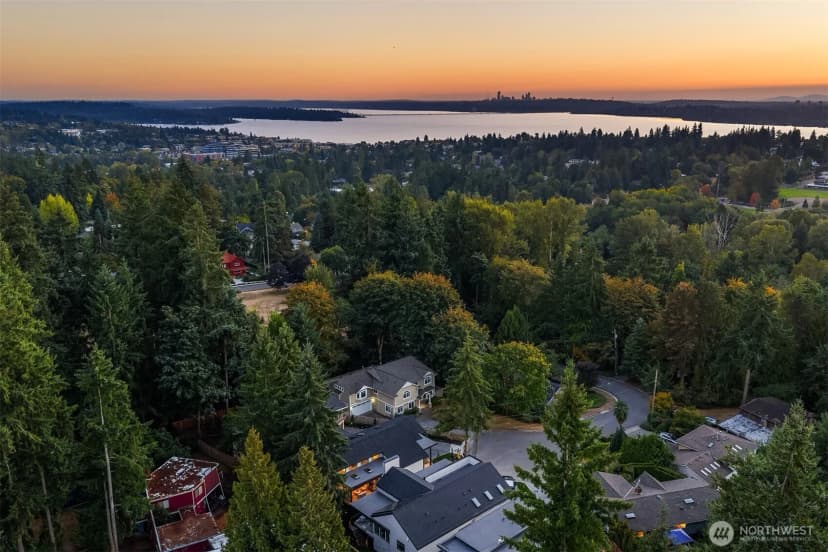 Property photo for 11217 Ne 103rd Place, Kirkland photo 35