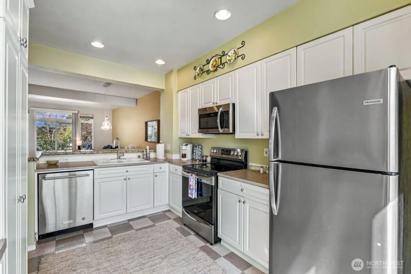 Property photo for 5500 Harbour Pointe Boulevard #q102, Mukilteo photo 8
