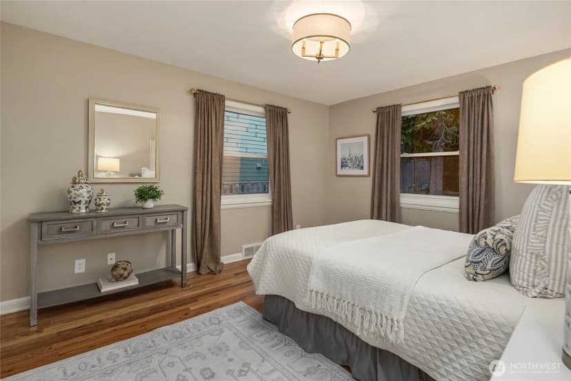 Property photo for 4706 48th Avenue Ne, Seattle photo 15