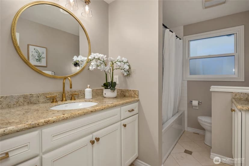 Property photo for 4706 48th Avenue Ne, Seattle photo 16