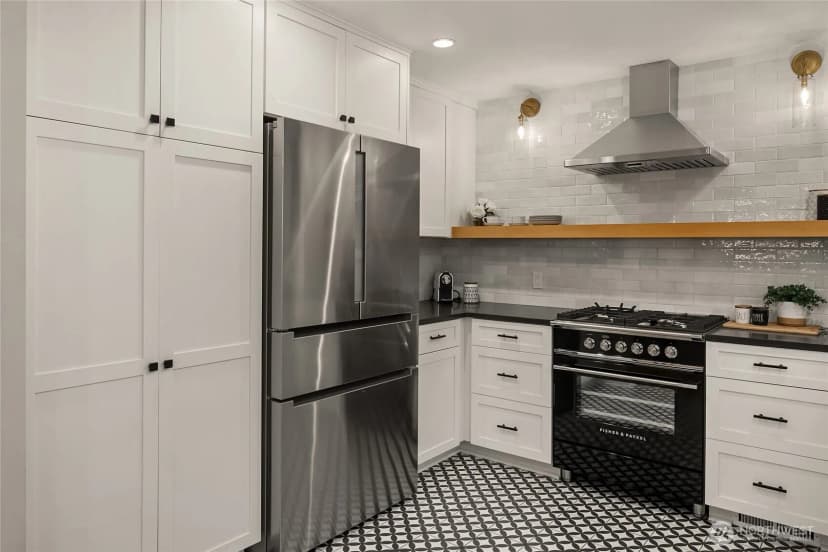 Property photo for 4706 48th Avenue Ne, Seattle photo 11