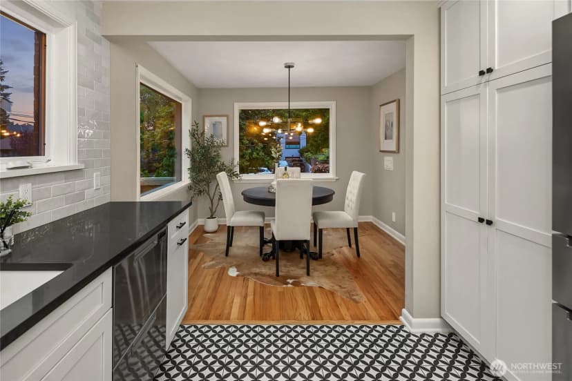 Property photo for 4706 48th Avenue Ne, Seattle photo 13