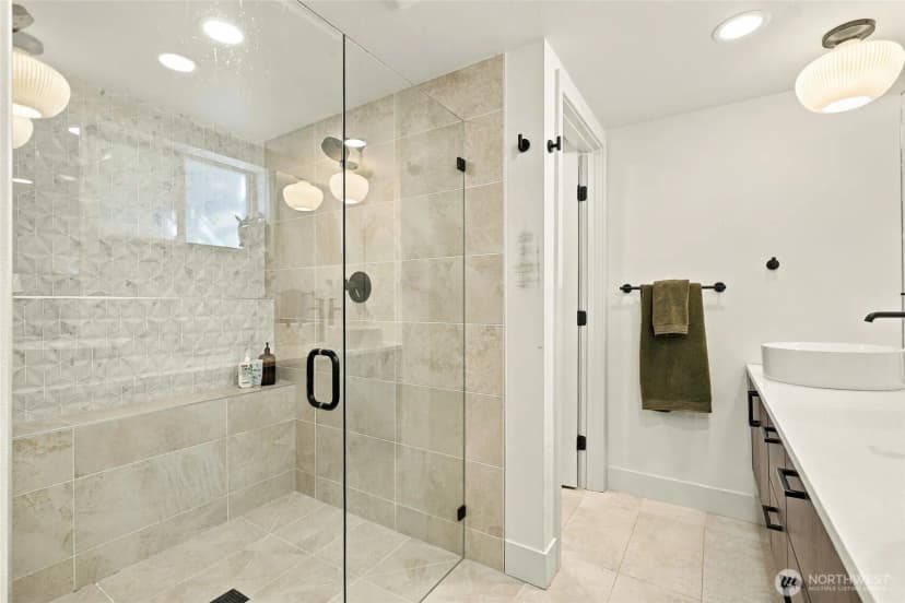 Property photo for 709 Colby Avenue, Everett photo 22