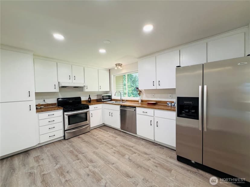 Property photo for 14618 Ne 178th Street, Woodinville photo 8