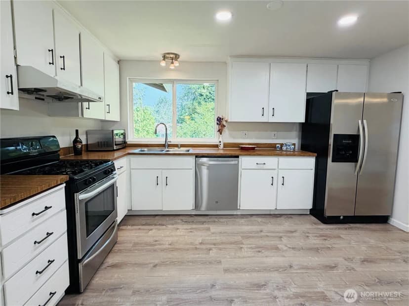Property photo for 14618 Ne 178th Street, Woodinville photo 6