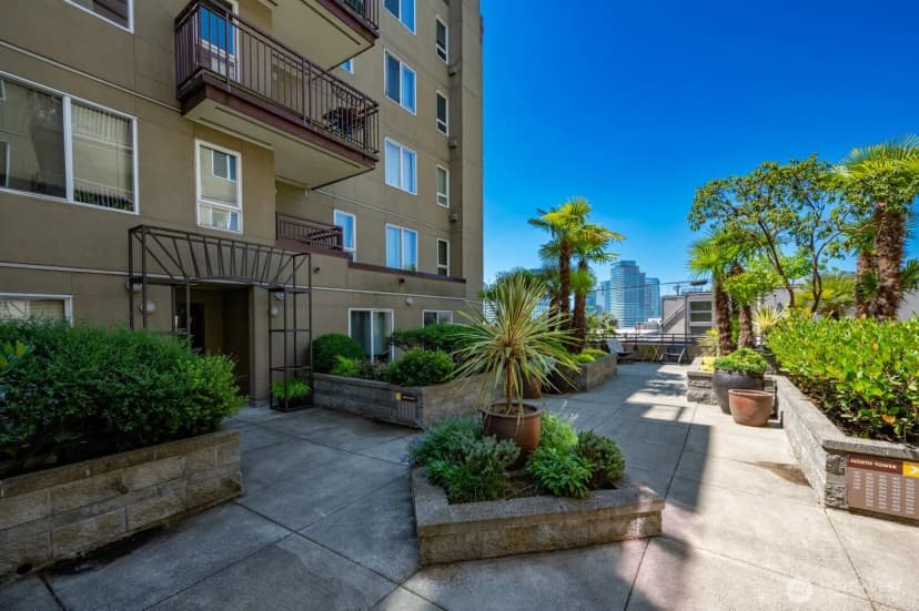 Property photo for 1711 E Olive Way #305, Seattle photo 28