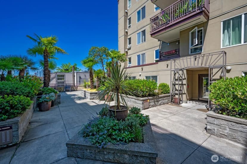 Property photo for 1711 E Olive Way #305, Seattle photo 27