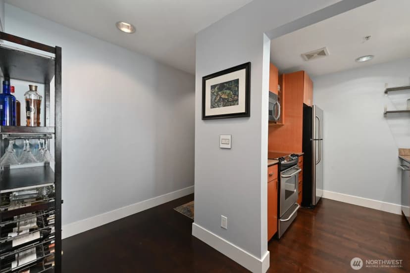Property photo for 1711 E Olive Way #305, Seattle photo 6