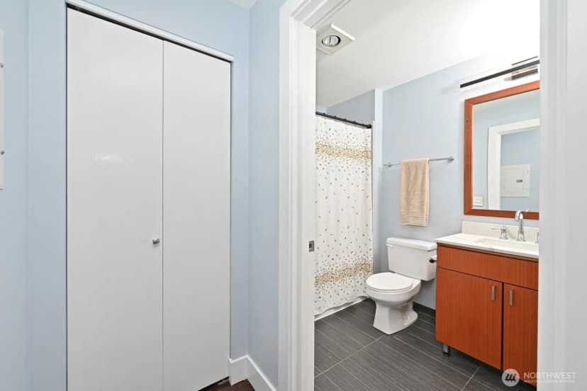 Property photo for 1711 E Olive Way #305, Seattle photo 19