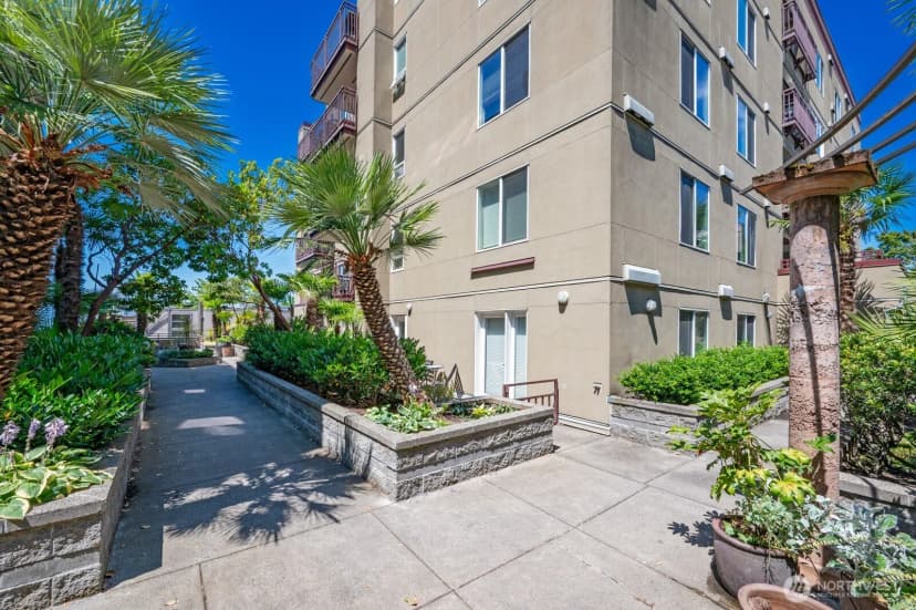 Property photo for 1711 E Olive Way #305, Seattle photo 25