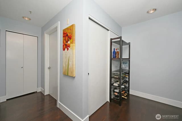 Property photo for 1711 E Olive Way #305, Seattle photo 5