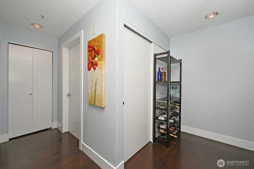 Property photo for 1711 E Olive Way #305, Seattle photo 5