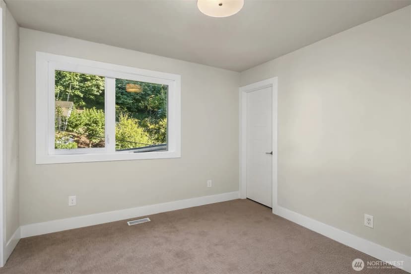 Property photo for 12409 68th Avenue Ne, Kirkland photo 26