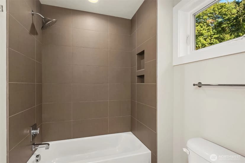 Property photo for 12409 68th Avenue Ne, Kirkland photo 25