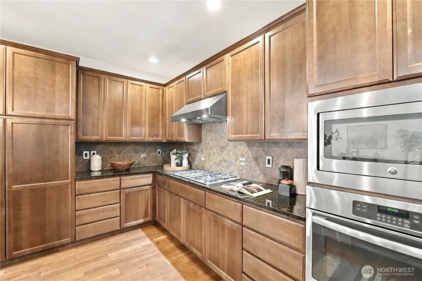 Property photo for 2103 Ne 177th Street, Shoreline photo 13