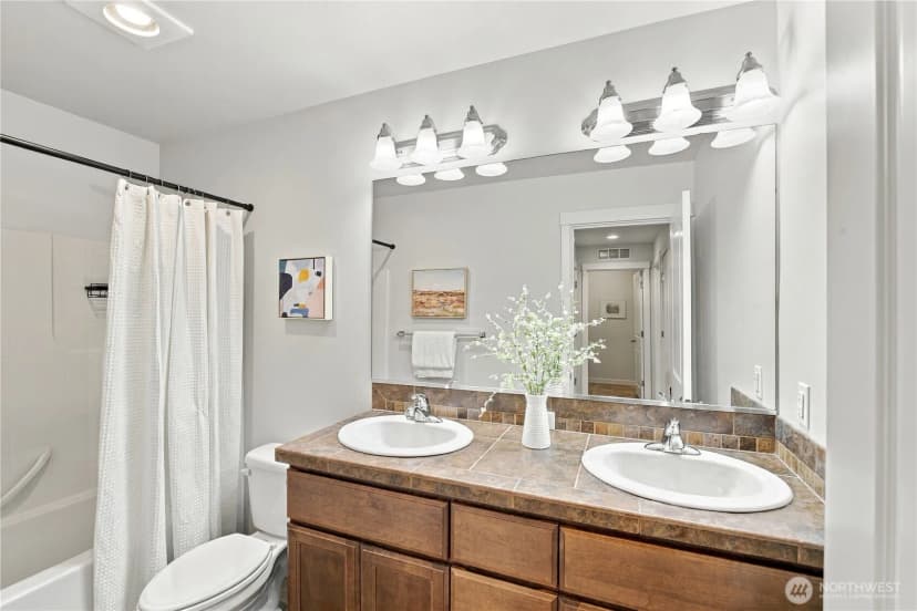 Property photo for 2103 Ne 177th Street, Shoreline photo 28