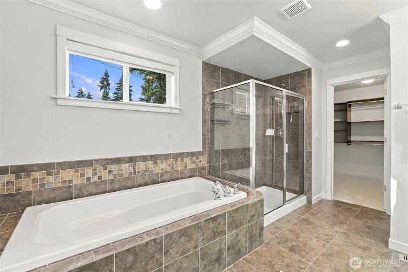 Property photo for 2103 Ne 177th Street, Shoreline photo 22