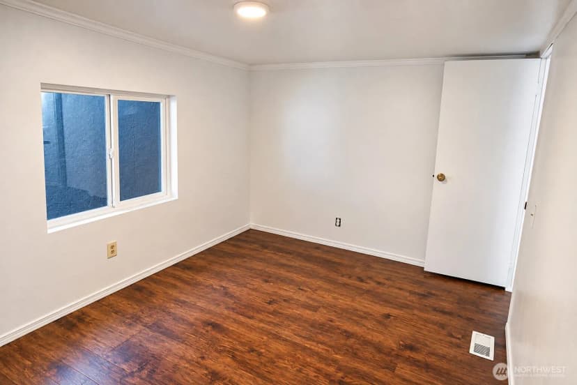 Property photo for 10515 Woodinville Dr #95, Bothell photo 12