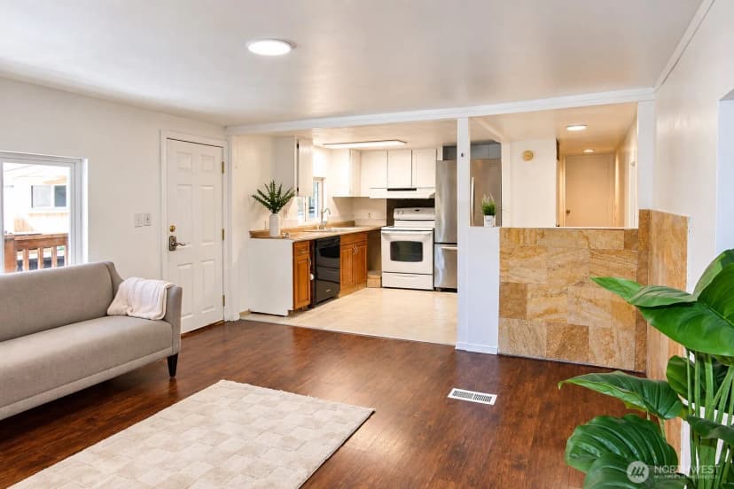 Property photo for 10515 Woodinville Dr #95, Bothell photo 3