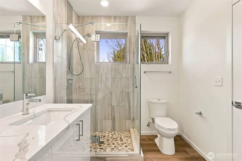 Property photo for 1039 S Cloverdale Street #a, Seattle photo 18