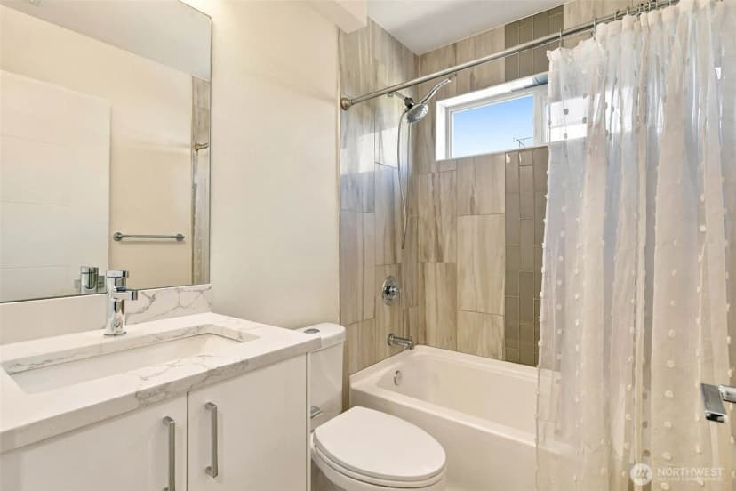 Property photo for 1039 S Cloverdale Street #a, Seattle photo 15