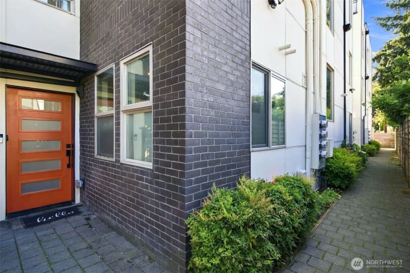 Property photo for 1039 S Cloverdale Street #a, Seattle photo 7