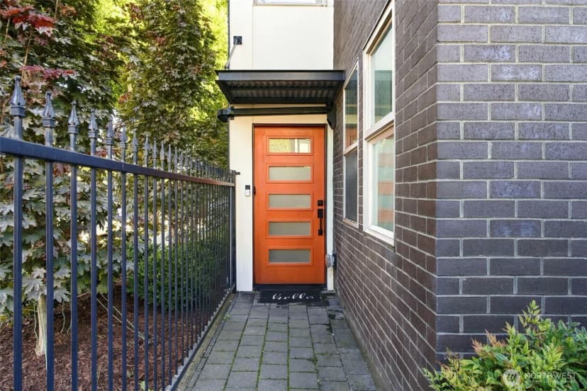 Property photo for 1039 S Cloverdale Street #a, Seattle photo 8