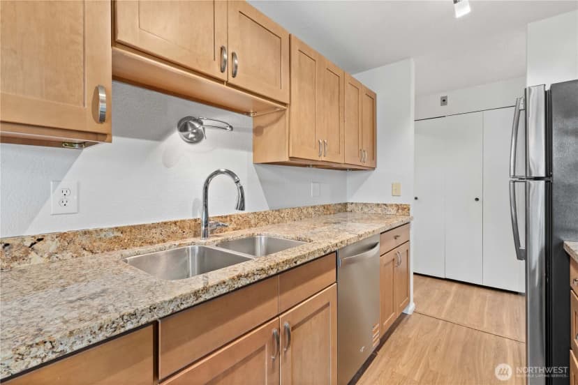 Property photo for 9255 Greenwood Avenue N #34, Seattle photo 12