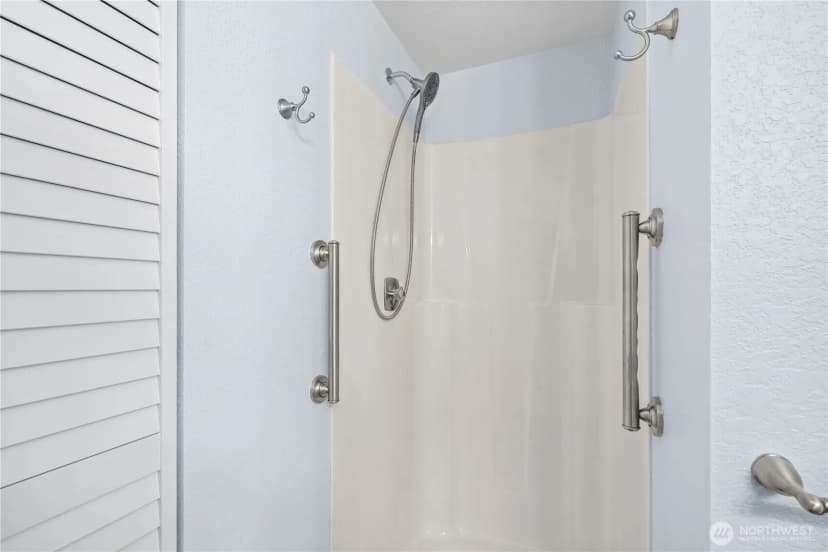Property photo for 9255 Greenwood Avenue N #34, Seattle photo 22
