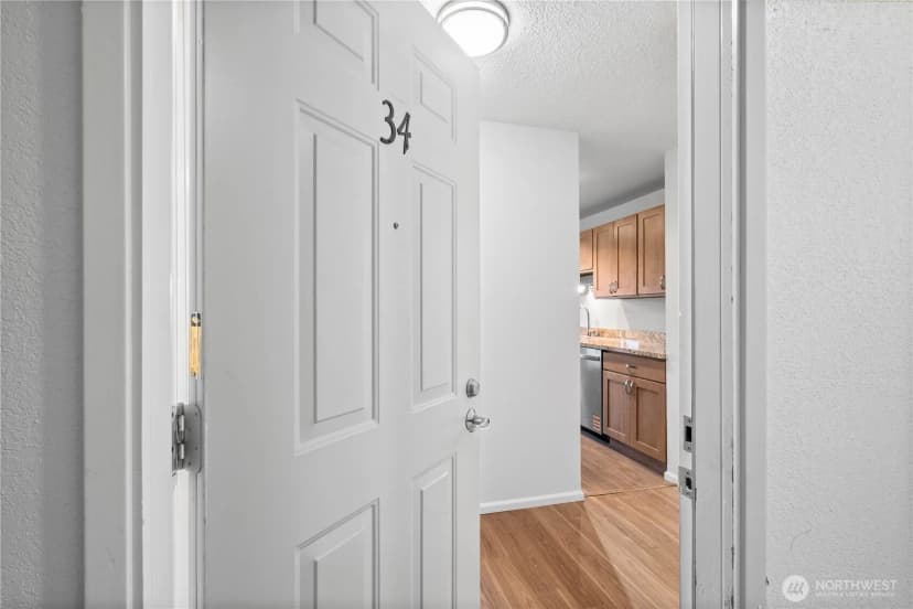 Property photo for 9255 Greenwood Avenue N #34, Seattle photo 4