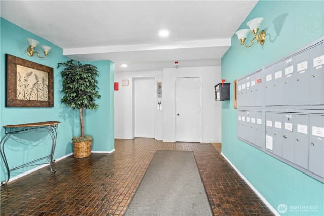 Property photo for 9255 Greenwood Avenue N #34, Seattle photo 3