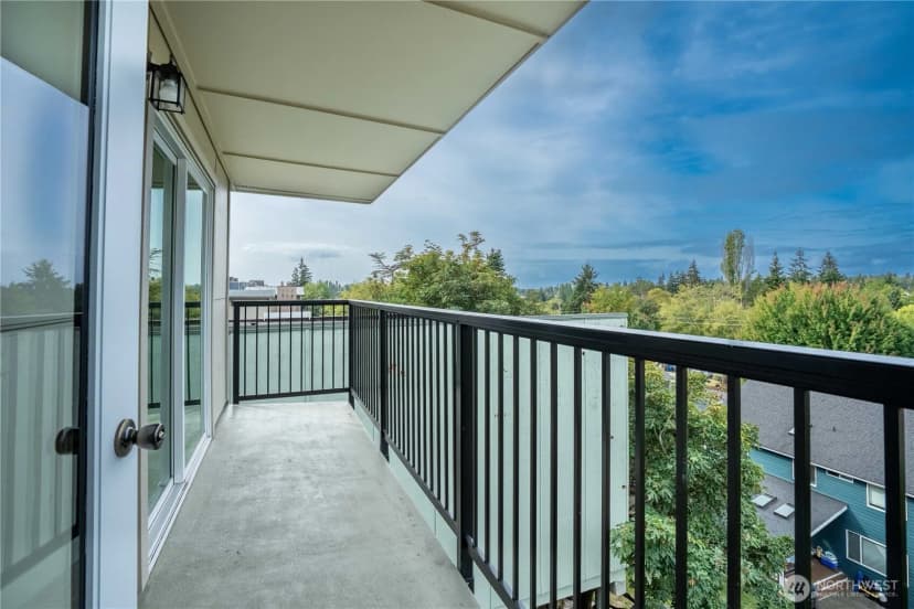 Property photo for 9255 Greenwood Avenue N #34, Seattle photo 8