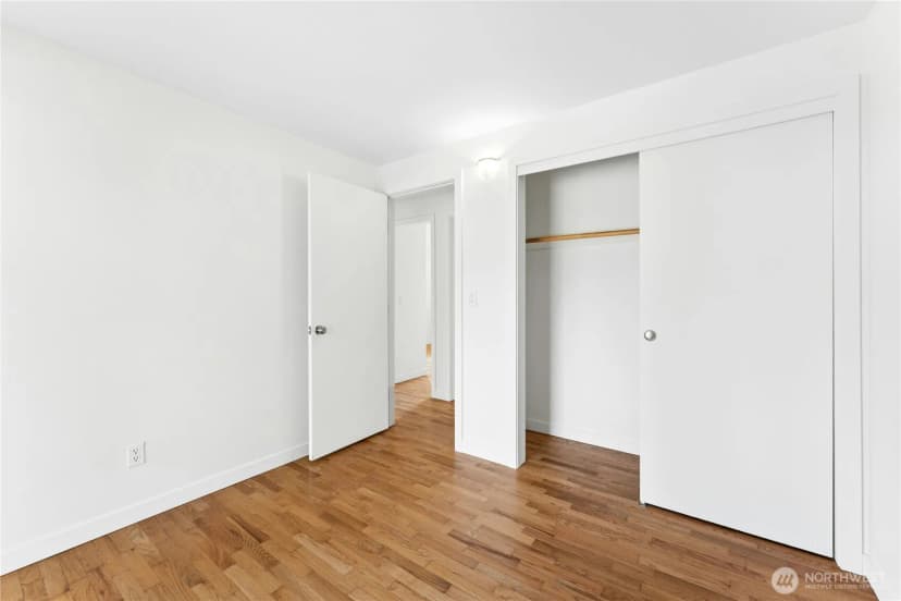 Property photo for 12220 Ne 73rd Street, Kirkland photo 15