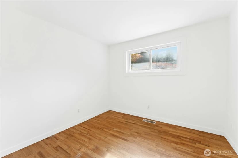 Property photo for 12220 Ne 73rd Street, Kirkland photo 10