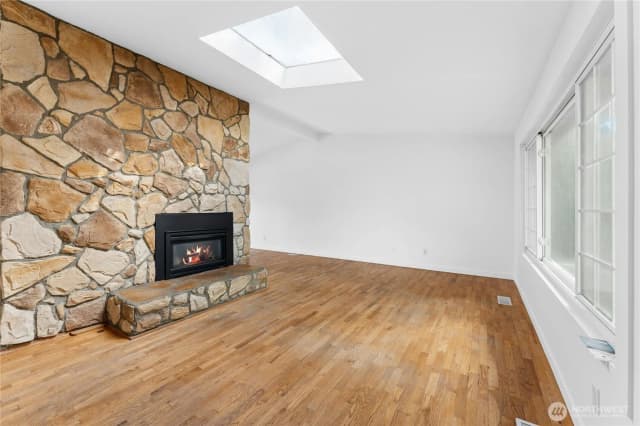 Property photo for 12220 Ne 73rd Street, Kirkland photo 3