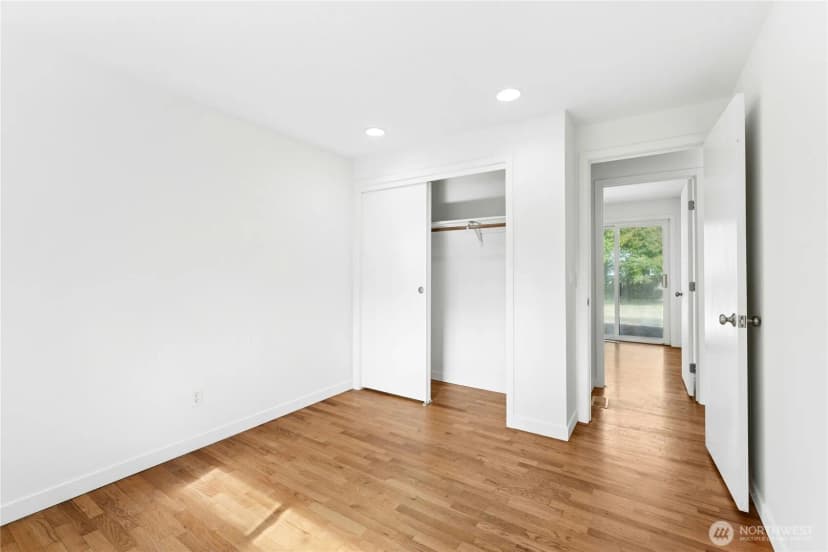 Property photo for 12220 Ne 73rd Street, Kirkland photo 13